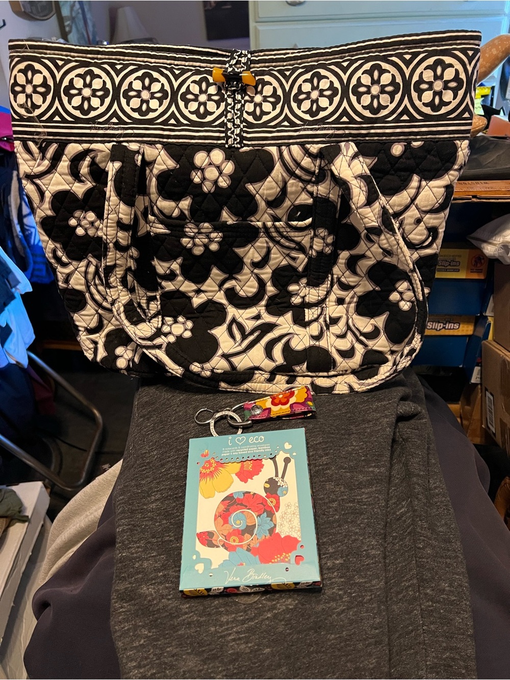 VERA BRADLEY BUNDLE LARGE NIGHT & DAY TOTE, KEYCHAIN & ECO NOTECARDS